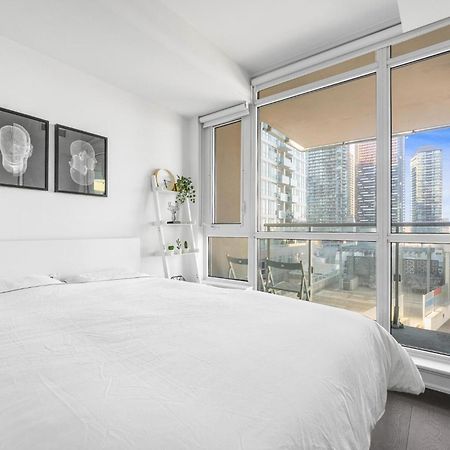Heart Of Downtown Toronto! Apartment Екстериор снимка