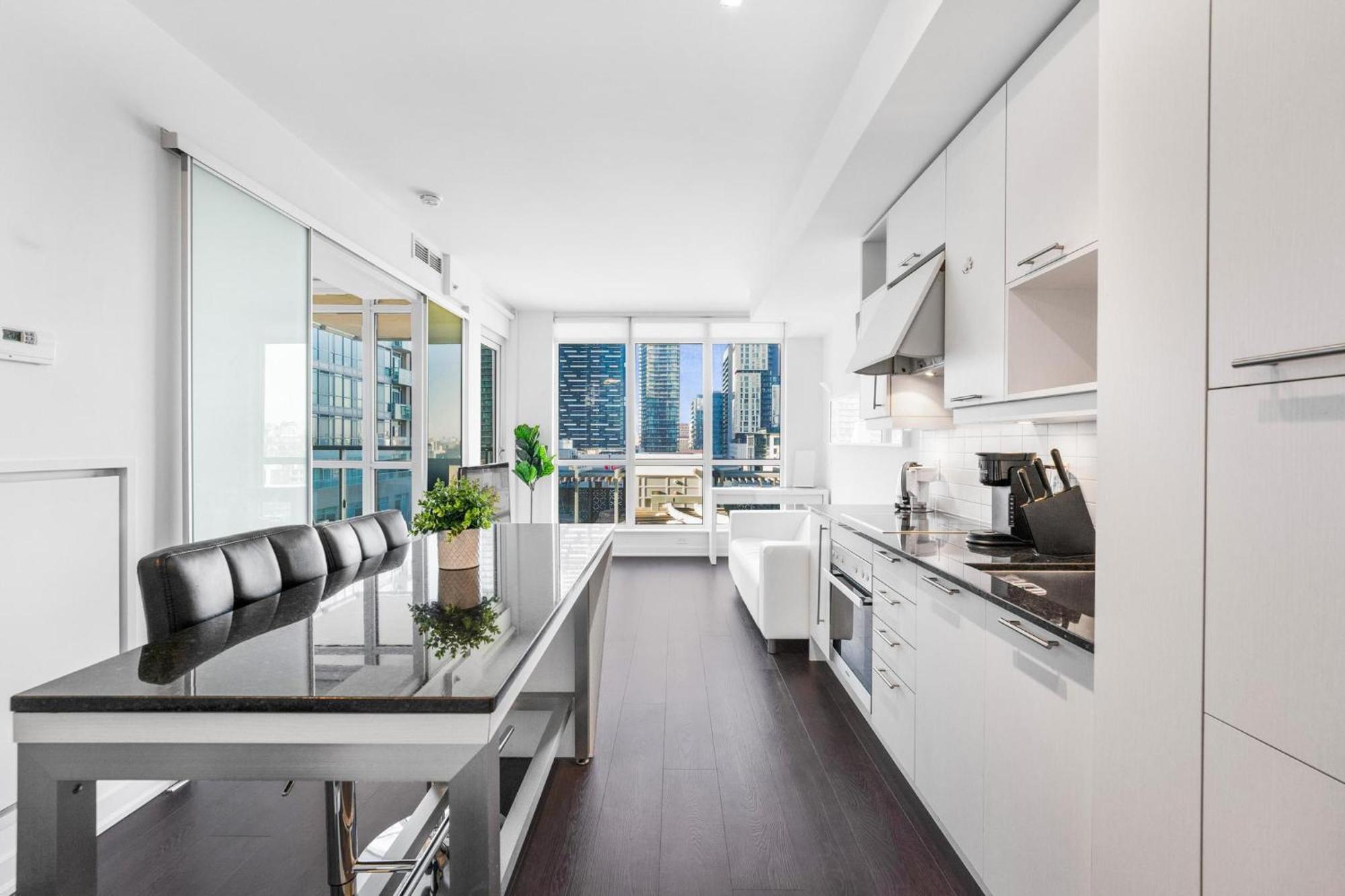 Heart Of Downtown Toronto! Apartment Екстериор снимка
